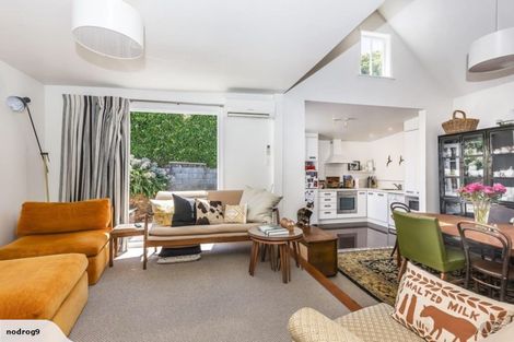 Photo of property in 5 Stafford Street, Mount Victoria, Wellington, 6011