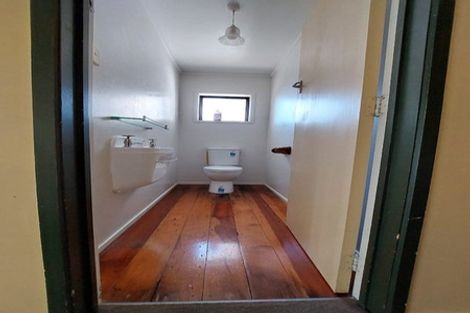 Photo of property in 29 Paynters Avenue, Strandon, New Plymouth, 4312