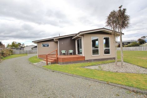 Photo of property in 8 Motu-au Close, Manapouri, 9679