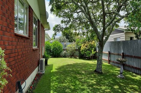 Photo of property in 11 Beaumont Place, Westbrook, Palmerston North, 4412