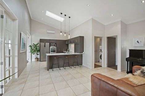 Photo of property in 66a Bradbury Road, Botany Downs, Auckland, 2010