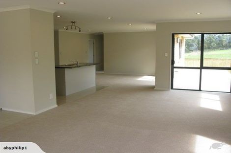 Photo of property in 80 South Kensington Way, Henderson, Auckland, 0612