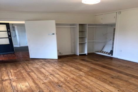 Photo of property in 1/236 East Coast Road, Forrest Hill, Auckland, 0620