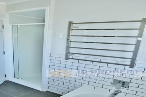 Photo of property in 46 Woodstock Road, Forrest Hill, Auckland, 0620