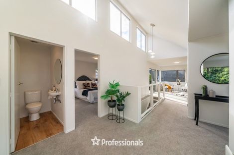 Photo of property in 2 Stanhope Grove, Korokoro, Lower Hutt, 5012