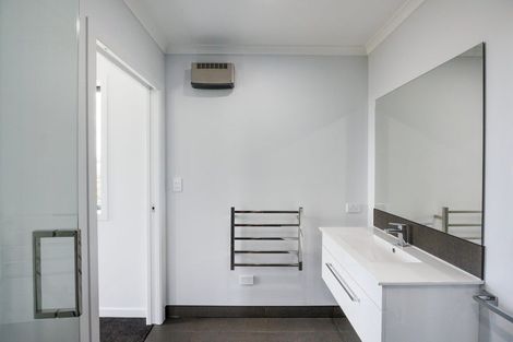 Photo of property in 54 Sardinia Grove, Fitzherbert, Palmerston North, 4410