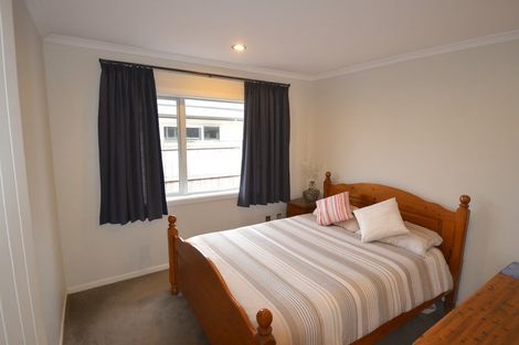 Photo of property in 28 Cooladerry Place, Rosehill, Papakura, 2113