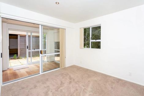 Photo of property in 48 Lyons Avenue, Murrays Bay, Auckland, 0630