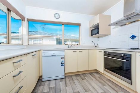 Photo of property in 13 Ballini Rise, West Harbour, Auckland, 0618