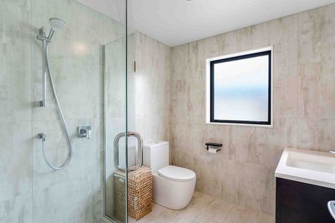 Photo of property in 22a Lumbarda Drive, Kumeu, 0810