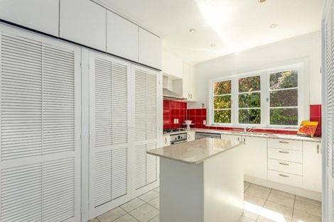 Photo of property in 4 Awatea Terrace, Hokowhitu, Palmerston North, 4410