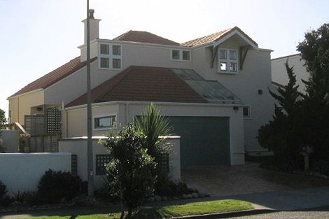 Photo of property in 15 Olliver Grove, Waikanae Beach, Waikanae, 5036