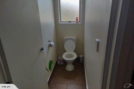 Photo of property in 1 Kayle Glen, West Harbour, Auckland, 0618