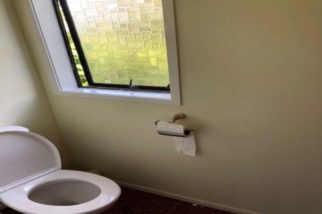 Photo of property in 2/22 Cornelian Crescent, Half Moon Bay, Auckland, 2012