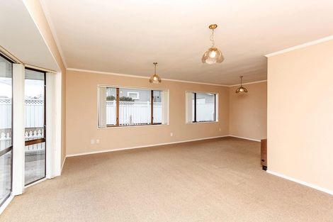 Photo of property in 19 Paynters Avenue, Strandon, New Plymouth, 4312