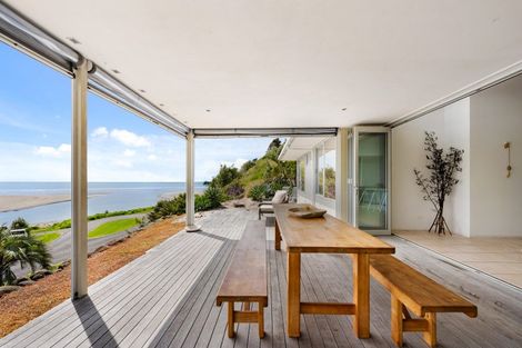 Photo of property in 14 Oraka Road, Mahia, Nuhaka, 4198