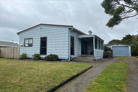 Photo of property in 20 Norfolk Crescent, Otaki Beach, Otaki, 5512