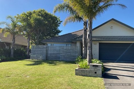 Photo of property in 2/20 Tarnica Road, Northpark, Auckland, 2013