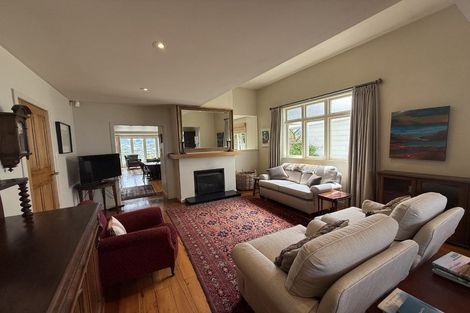 Photo of property in 24 Harbour View Road, Northland, Wellington, 6012