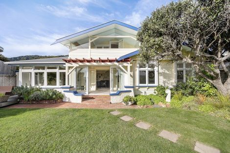 Photo of property in 151 Marine Parade, Eastbourne, Lower Hutt, 5013