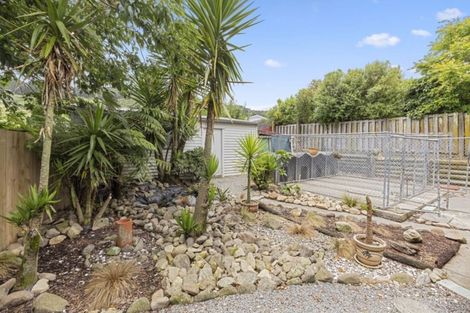 Photo of property in 43 Wood Street, Wainuiomata, Lower Hutt, 5014