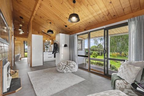 Photo of property in 42 Karioitahi Road, Waiuku, 2683