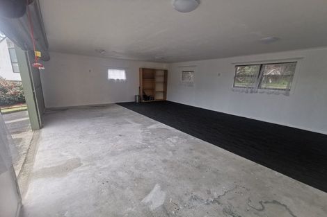 Photo of property in 17 Palmetto Place, Goodwood Heights, Auckland, 2105