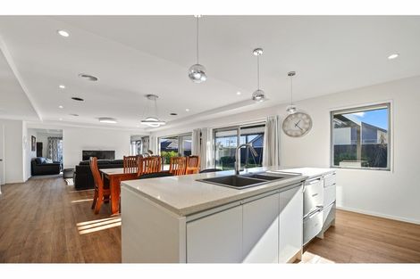 Photo of property in 16 Warhorse Gate, Halswell, Christchurch, 8025