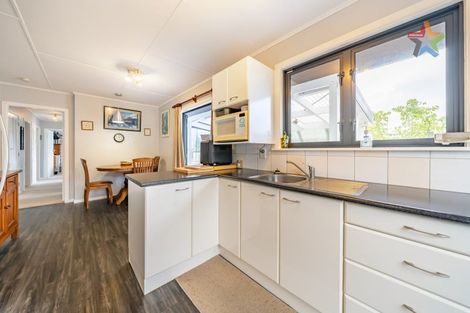 Photo of property in 325 Wellington Road, Wainuiomata, Lower Hutt, 5014