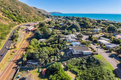 Photo of property in 76 Tilley Road, Paekakariki, 5034