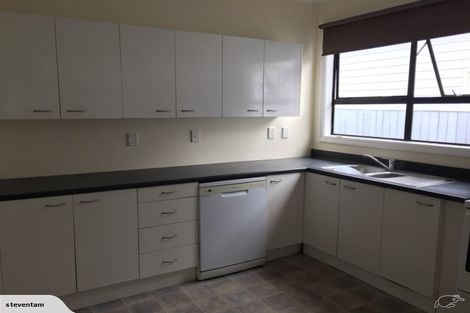 Photo of property in 2/142 Rongotai Road, Kilbirnie, Wellington, 6022