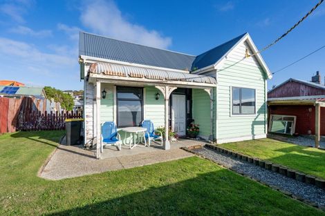 Photo of property in 6 Ocean Beach Road, Bluff, 9814