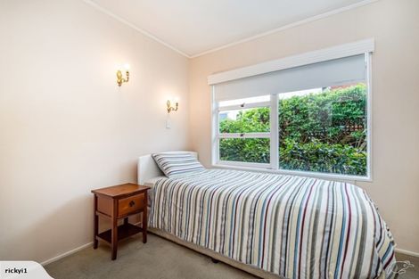 Photo of property in 9 Catalina Crescent, Forrest Hill, Auckland, 0620