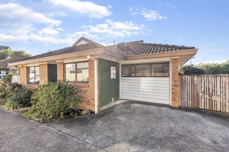 Photo of property in 2/19 Alfriston Road, Manurewa East, Auckland, 2102