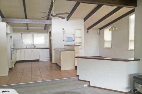 Photo of property in 57 Cron Avenue, Te Atatu South, Auckland, 0610