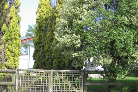 Photo of property in 21 Normandy Place, Henderson, Auckland, 0610