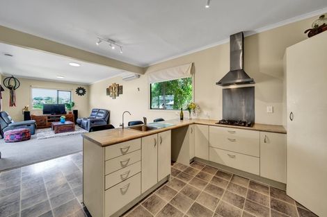 Photo of property in 28 Maratahu Street, Westown, New Plymouth, 4310