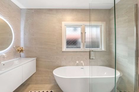 Photo of property in 94 Avondale Road, Avondale, Christchurch, 8061