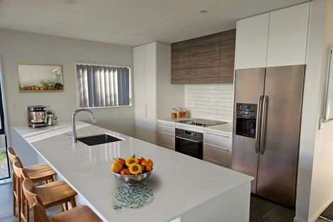 Photo of property in 30 Matawhanga Drive, Wattle Downs, Auckland, 2103