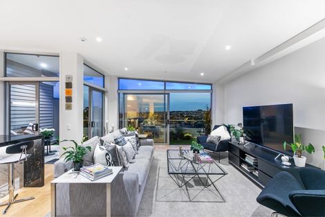 Photo of property in 203/585 Beach Road, Rothesay Bay, Auckland, 0630