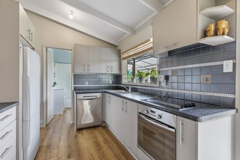 Photo of property in 22b Hutchinsons Road, Bucklands Beach, Auckland, 2014