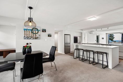 Photo of property in 3/10 Marine Parade, Mount Maunganui, 3116