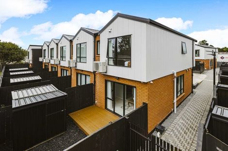 Photo of property in 1/287 Massey Road, Mangere East, Auckland, 2024