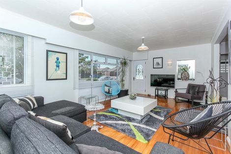 Photo of property in 158 Mangorei Road, Merrilands, New Plymouth, 4312