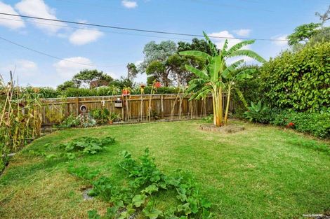 Photo of property in 1/56 Roberts Road, Glenfield, Auckland, 0629