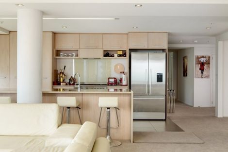 Photo of property in 4/50 Marine Parade, Mount Maunganui, 3116