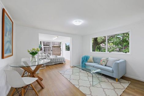 Photo of property in 13 Seymour Road, Mellons Bay, Auckland, 2014