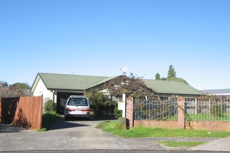 Photo of property in 14 Zurich Place, Weymouth, Auckland, 2103