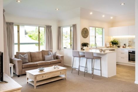 Photo of property in 17 Gillean Street, Havelock North, 4130