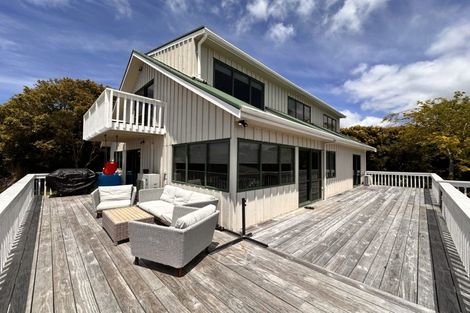 Photo of property in 10 Pae Moana Place, Stanmore Bay, Whangaparaoa, 0932
